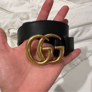 Black Gucci belt